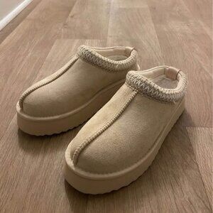 Altar'd State Cloud Slippers, Size 8